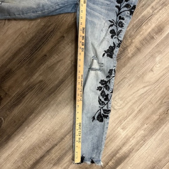 Blank NYC Shadow Bloom Crop Skinny Classique Jeans Embroidered, Tassels size 29 - Picture 8 of 9